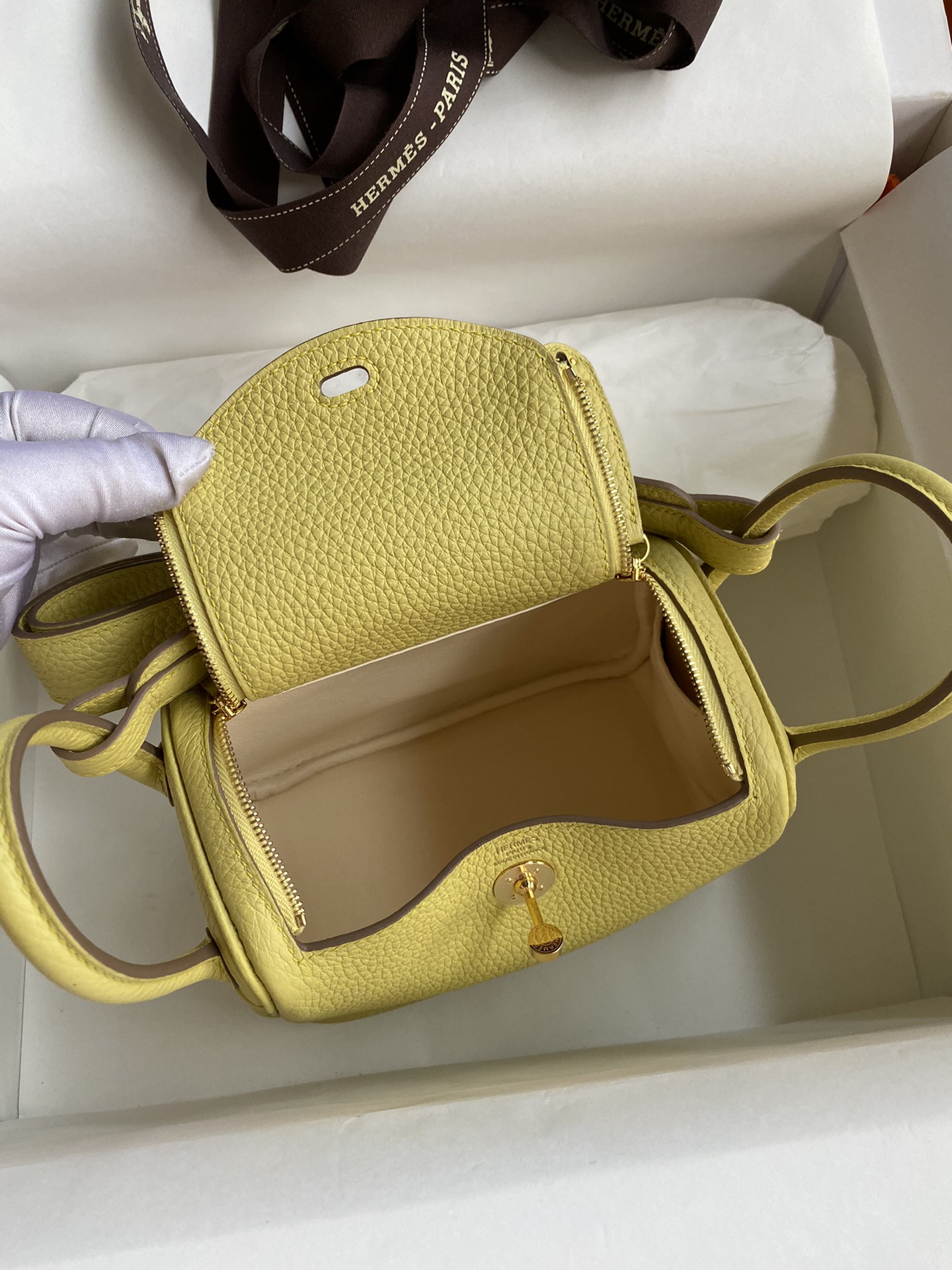 Hermes Mini Lindy 19cm Handbag Shoulder Bag In Jaune Poussin Clemence Leather